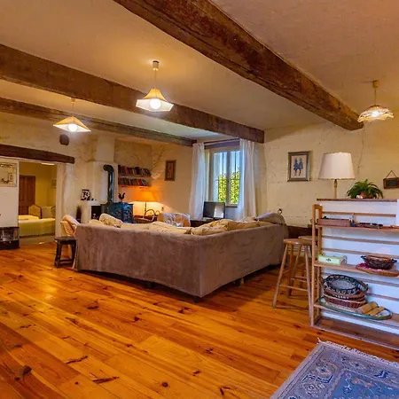 Appartement 2 *